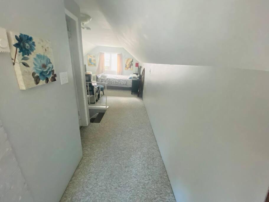 Artistic Apartment Near Downtown วิกตอเรีย ภายนอก รูปภาพ